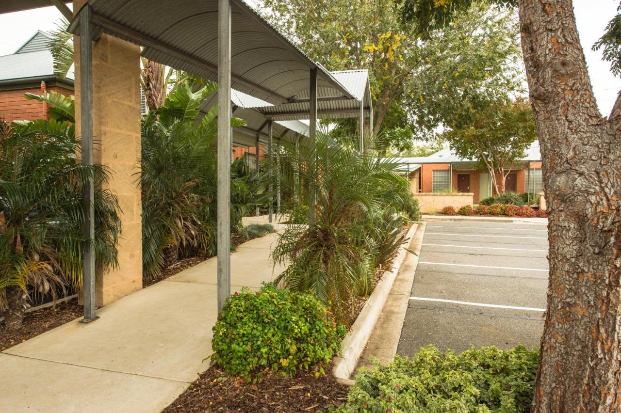 Strath Motel Strathalbyn Exterior photo